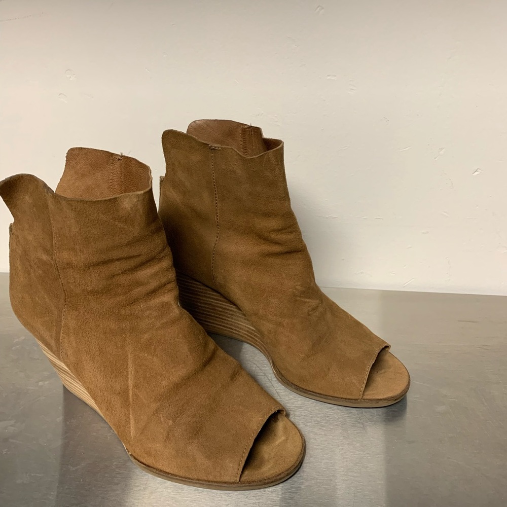Peep toe booties lucky brand
